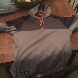 Men's under Armour sweatshirt large